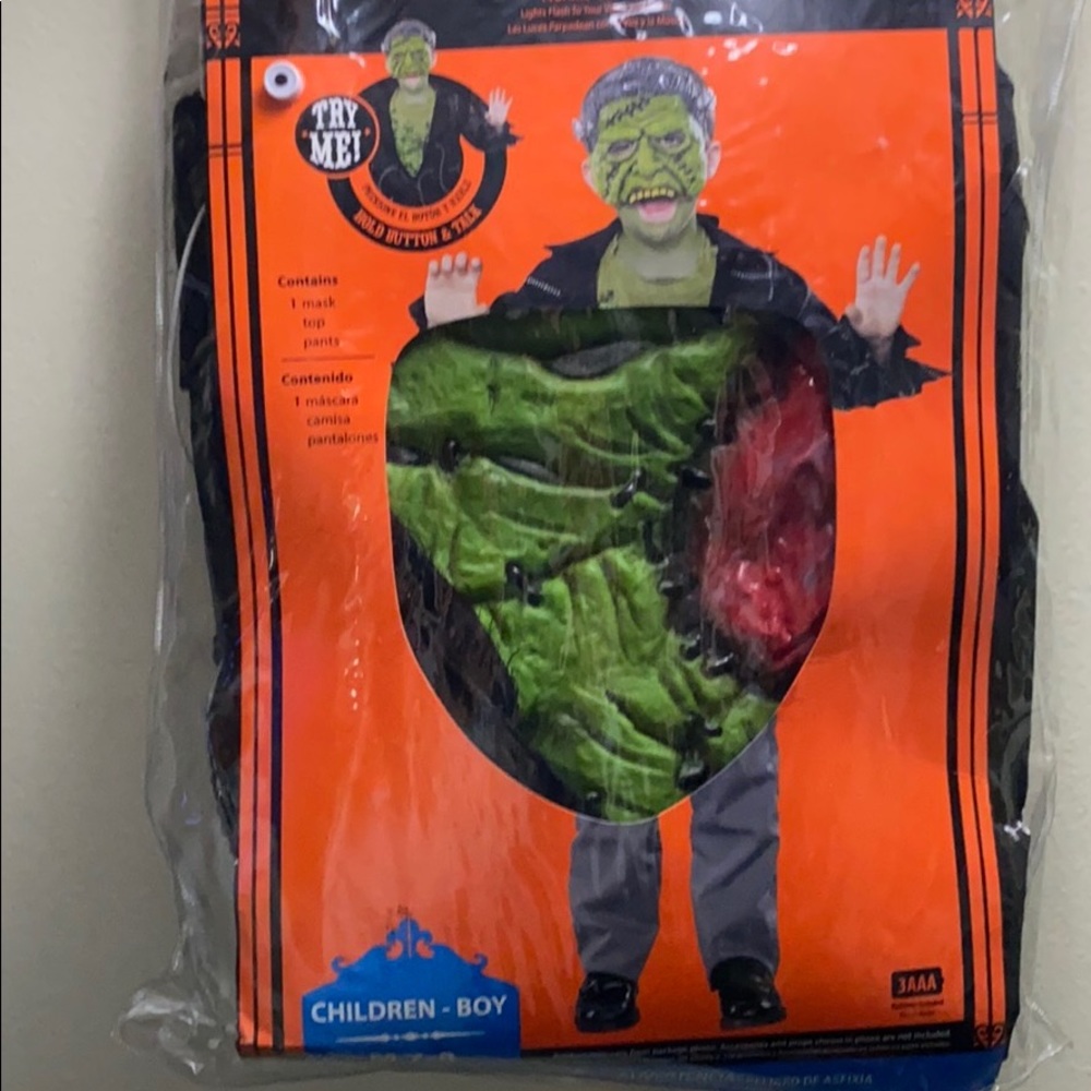 ✅🛍️ 4/$16 Shop Light-Up Frankie Costume